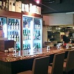 酒峰 - ２階でエレベータを降りたらすぐ店内です