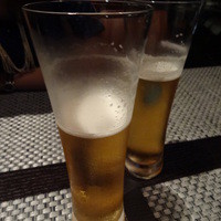 R restaurant & bar - スーパードライ800円。結構量も多いです。