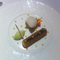 ラ・ベ - 毛蟹と柚子のカネロニ　フランスアキテーヌ産のキャビア　アボカドクリーム　秋野菜のタルト