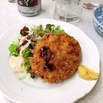 ゆたか食堂 - 熱々メンチ300円