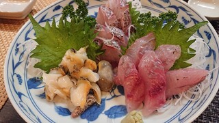 Hotaruya - 真鯛、ホウボウ、活つぶ貝刺身！