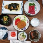 なかや旅館 - 実に家庭的な雰囲気の夕食