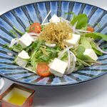Sangoku Ichi - しらすとお豆腐とオリーブオイルのサラダうどん