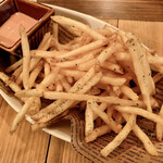 ニカド グリル+ロースト キッチン - カリカリフライドポテト