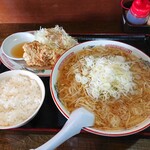 らーめん 紫龍 - 2021年5月　みそラーメン1.5玉唐揚げセット