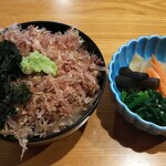 萬吉禎 - わさび御飯と、副菜（￥３００税込み以下同）