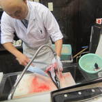 きときと - フグを捌いてる様子を撮らせて頂きました。