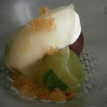 アーリア ディ タクボ - 24年9月　愛媛産3種葡萄とヨーグルトソルベ