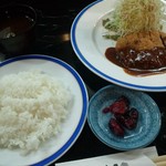 半九朗 - 半九朗のビーフ（ヒレ）カツ定食800円（12.09）