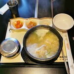 韓国料亭 漢江 - サムゲタン全景