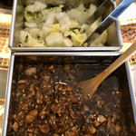 挽肉と米 - 白菜梅酢漬物と食べる醤油