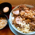 ラーメン富士丸 - ブタメン(麺少なめ)
            アブラ　生たまご