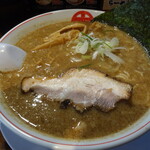 完熟ラーメン本丸 - 料理写真:
