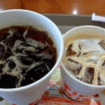 Fasuto Kicchin - アイスコーヒーMサイズ、アイスカフェラテ(税込各320円)