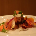 RISTORANTE IL NODO - 平塚 横田さんのオーガニック薔薇 甘海老タルタル 畑のカタバミアップ