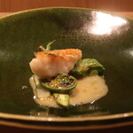 RISTORANTE IL NODO - 小坪漁港の甘鯛 ウロコ焼き 春の苦味 ノイリープラット蕗の薹ソース