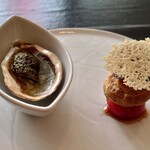 Beruekippu - 前菜1
                        右側が瑞浪のボーノポークのラグーを詰めたシュー
                        左側がコンテポラリーな牡蠣のグラタン