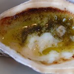 ベルエキップ - 前菜1
      コンテポラリーな牡蠣のグラタン　牡蠣を食べた後のスープ
      これも旨いんだわ