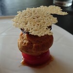 ベルエキップ - 前菜1
      瑞浪のボーノポークのラグーを詰めたシュー