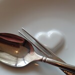 ベルエキップ - カップを退けるとソーサーにハートマークがあった