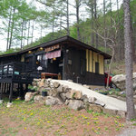 蕎麦仁 - 山小屋風のしゃれた外見の店