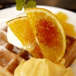 ロマンカフェJr - オレンジのカスタードワッフル