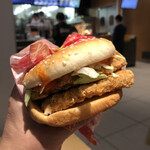 マクドナルド - 【期間限定発売4/28〜】 『サムライマック炙り醤油トリプル肉厚ビーフセット¥940』  【夜マックPM17:00〜】 『倍スパイシーチキン¥300』