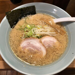 麺通 - らーめん：太麺（背脂醤油）半麺こってりで 780円