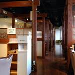 元祖 瓦そば たかせ - 店内、テーブル席