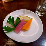 BAR Too - ピクルス・夏バージョン。季節によって野菜も彩りも変わる