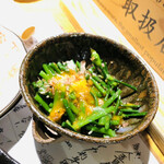 英屋 - 花ニラのおひたしユッケ風