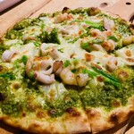 WINE&PIZZA HACHI - 三品目
            ピザ