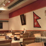 INDHIAN RESTAURANT SURAJ - 店内はこんな感じ