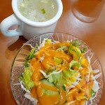 Purinsu - ランチセットのスープとサラダ