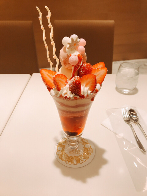 東京で魅惑のいちごスイーツ！訪れたい都内の人気店16選 [食べログまとめ]