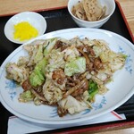 中華飯店 ごくう - 本日のサービス品回鍋肉定食ご飯大盛り