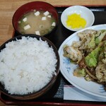 Chuukahanten Gokuu - 本日のサービス品回鍋肉定食ご飯大盛り