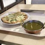 インドレストラン ナンハウス - 料理写真:ゴルゴンゾーラプレミアムチーズナンセット