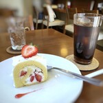 Mic comercy - ◆苺のロールケーキとアイスコーヒのセット（1000円：税込）