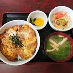 Yanagitei - カツ丼 700円