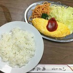 桃乳舎 - オムレツライスは520円