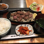 焼肉 どすこい - 厚切り牛たん定食¥1600