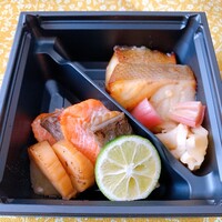 和田倉 - ②二の重：本日の西京焼き・あしらい・本日の焼魚・帆立貝七味焼き