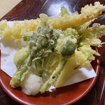 東家  - 海老山菜天盛りの天ぷら