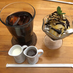 カフェアンドショップ ロータスランド - 2021/05/02
      ミニ玄米珈琲ゼリーパフェ 390円
      +アイスコーヒー 190円 ドリンクセット