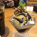 カフェアンドショップ ロータスランド - 2021/05/02
      ミニ玄米珈琲ゼリーパフェ 390円
      +アイスコーヒー 190円 ドリンクセット