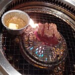 焼肉きんぐ - 花咲上ロースの「焼肉ポリス」の焼き方指南