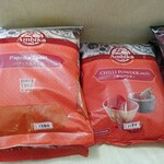 シカール - パプリカ1kg　1,280円　チリパウダー1kg　1,180円
