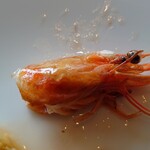 ベルエキップ - 海老の頭、取ってみたけれど、食べてみた。
      ！！これも食べられるし美味しい！