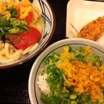 Marugame Seimen - 明太釜玉うどん 並 ¥380 ＋ 天丼用白ごはん ¥120 ＋ かしわ天 ¥100